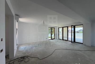 Casă cu 5 camere cu Teren 500 Mp în Cârcea