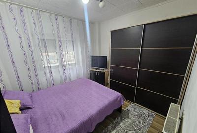 Resita, 3 Cam. Cf. 1, Et. 1, Bulevard, Micro 4 - 6