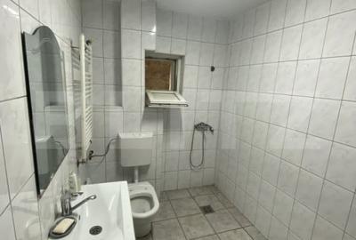 Spațiu comercial, de 379 mp, în 1 Mai - 18