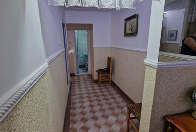 Apartament cu 3 camere ~ zona Unirii Sud / Viitorului ~ parter ~ COMISION 0 - 8