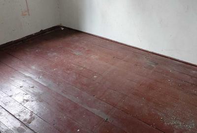 Casă cu 4 camere nedecomandat cu Teren 556 Mp în Central - 2