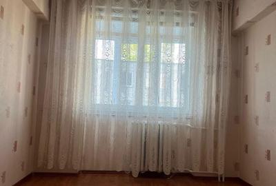 Apartament cu 3 camere decomandat în Rahova - 2