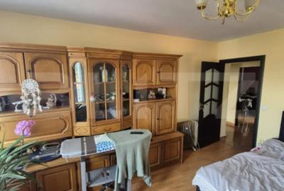 Apartament cu 2 camere decomandat, mobilat în Central
