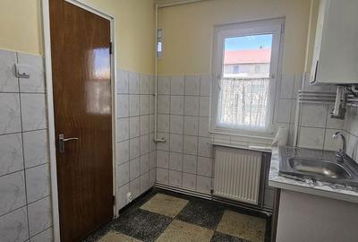 Apartament cu 2 camere semidecomandat în Central - 3