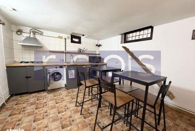 Casă cu 8 camere cu Canalizare în Plevnei - 3