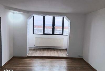 Apartament cu 3 camere în Central - 1