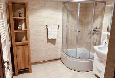 Casă cu 5 camere cu Teren 410 Mp în Central - 1