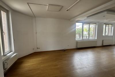 Casă individuală cu 12 camere cu Canalizare în Sisești - 7