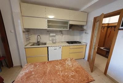 Apartament cu 4 camere decomandat în Moșilor - 9