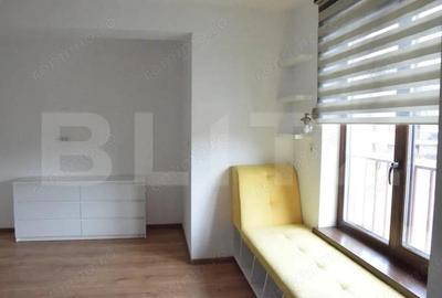 Apartament cu 5 camere, 3 bai, curte situat in vila, zona Tractorul - 2