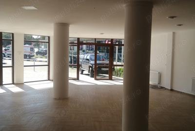 Spațiu comercial, de 200 mp, în Central - 7