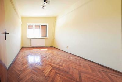 Apartament cu 3 camere decomandat în Calea București - 3