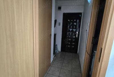 Garsonieră semidecomandată în Girocului