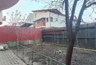 Casă cu 4 camere cu Teren 282 Mp în Apărătorii Patriei - 2