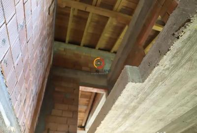 Casă cu 8 camere cu Teren 1352 Mp în Cristian - 7