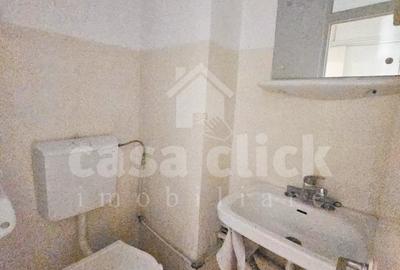 Apartament cu 3 camere decomandat în - 5