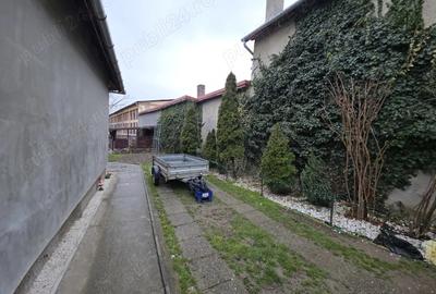 Casă cu 2 camere cu Teren 10000 Mp în Central - 12