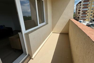 Metrou Aparatori 950 m - 2 camere Etaj 2 acte gata 86400 E  proprietar - 3