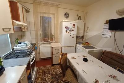 Apartament cu 3 camere semidecomandat în Central - 3