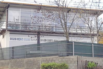 Spațiu comercial, de 240 mp, în Central - 4