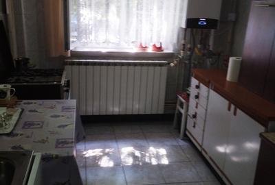 BERCENI-APARATORII PATRIEI-METROU - 6