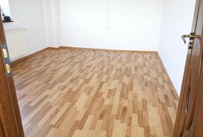 Apartament cu 2 camere decomandat în Noua