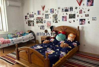 Casă cu 6 camere cu Teren 52000 Mp în Supur - 1