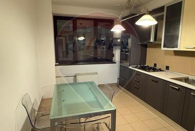Apartament cu 4 camere semidecomandat, mobilat în Nordului - 17