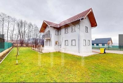 Casă cu Teren 1000 Mp în Central - 3