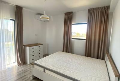 Vila superba situata langa lac si parc | Tunari - 8