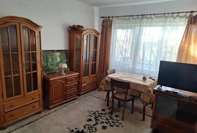 Apartament cu 3 camere semidecomandat în Gară - 1