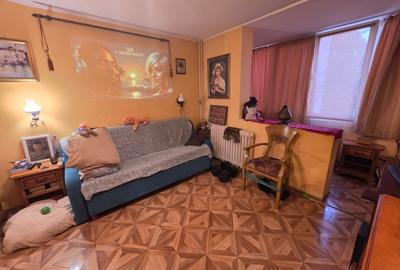 Apartament cu 3 camere decomandat în Titan - 9