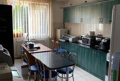 Casă cu 5 camere în Gruia