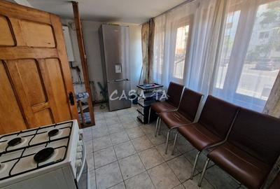 Apartament 3 camere, situat in Targu Jiu, Str. 23 August - 10