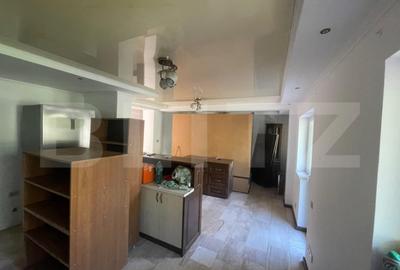 Apartament cu 4 camere decomandat în Central - 1