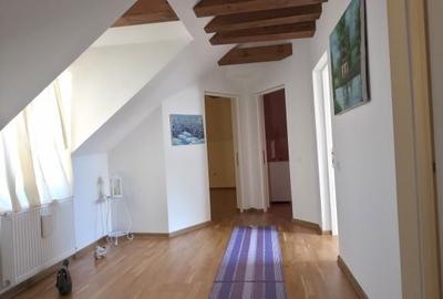 Casă cu 4 camere în Central - 3