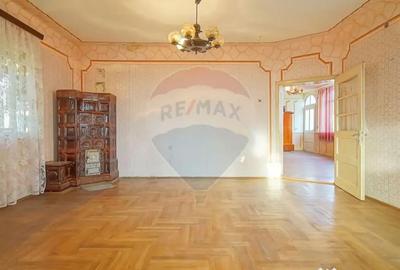 Casă cu 3 camere cu Teren 2134 Mp în Cincu - 2