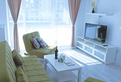 Mall Coresi - apartament 2 camere decomandat - boxa - parcare