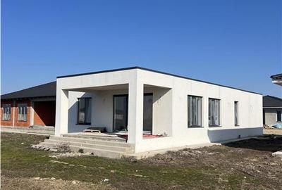 Casă cu 4 camere cu Teren 500 Mp în Sântandrei
