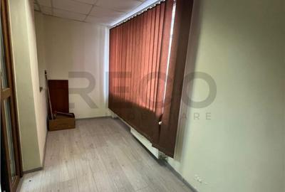 Spațiu comercial, de 65 mp, în Central - 4