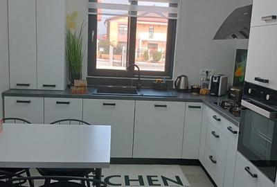 Casă cu 3 camere în Central - 2