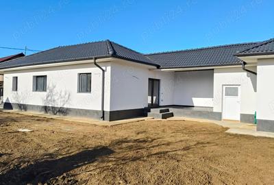 Casă cu 3 camere în Lazuri - 4