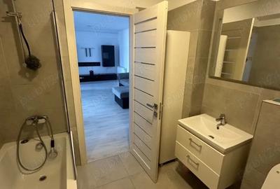 Apartament cu 3 camere decomandat în Tractorul - 1