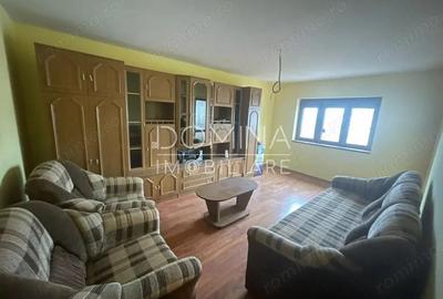 Apartament cu 3 camere decomandat în Rovinari