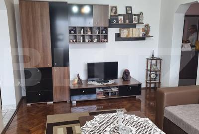 Apartament de vanzare, cu 3 camere, 71 mp,  zona Micro 16 - 5