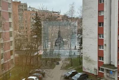 Apartament cu 2 camere semidecomandat în Centrul Civic
