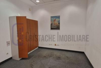 Spatiu comercial la parterul RECOM, P-ța Muncii - 8