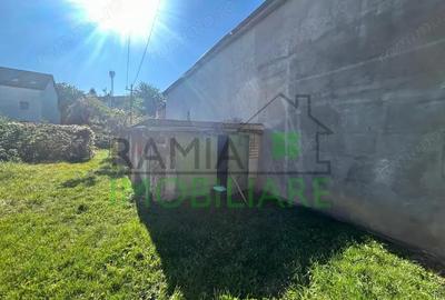 Casa cu 2 apartamente si teren generos-zona centrala, potential excelent! - 8