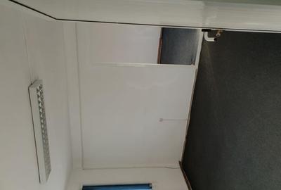 Spațiu comercial, de 150 mp, în Central - 3