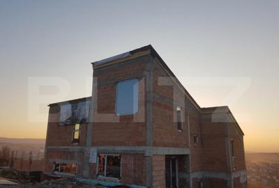 Casă cu 4 camere cu Teren 250 Mp în Central